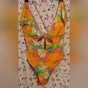 EUC Trina Turk Playa De Flor 1 Piece 70s Floral Summer Beach Swim Suit SZ 10